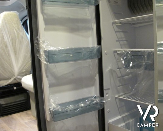 Hymer Tramp GL 578 "Ambition": camper nuovo semintegrale con letti gemelli, letto basculante, bagno e doccia separati_italiavr vendita camper torino d