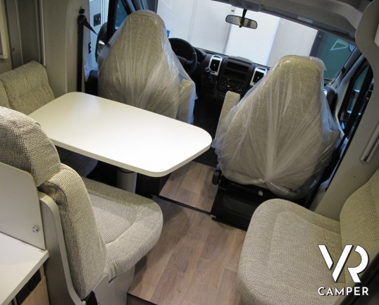 Hymer Tramp GL 578 "Ambition": camper nuovo semintegrale con letti gemelli, letto basculante, bagno e doccia separati_italiavr vendita camper torino d