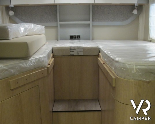 Hymer Tramp GL 578 "Ambition": camper nuovo semintegrale con letti gemelli, letto basculante, bagno e doccia separati_italiavr vendita camper torino d