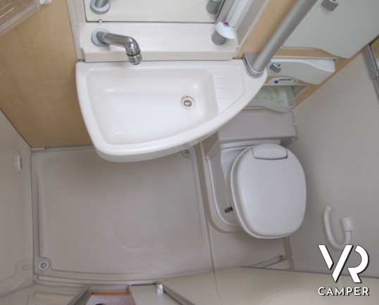 Hymercamp C 594: camper mansardato usato con 6 posti letto, letti a castello e basculante matrimoniale, camper occasione, vendita camper torino e drue