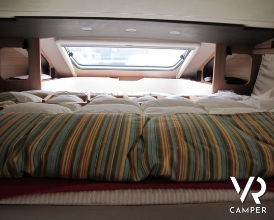 Knaus Sky Wave 650 MG_camper semintegrale_camper letto matrimoniale_ampia dinette_camper con garage_camper in vendita a torino druento