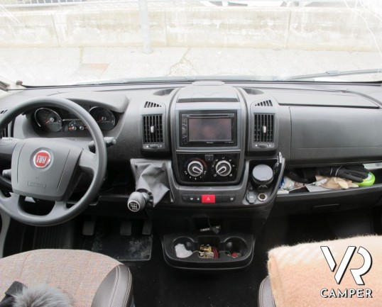 Knaus Sky Wave 650 MG_camper semintegrale_camper letto matrimoniale_ampia dinette_camper con garage_camper in vendita a torino druento