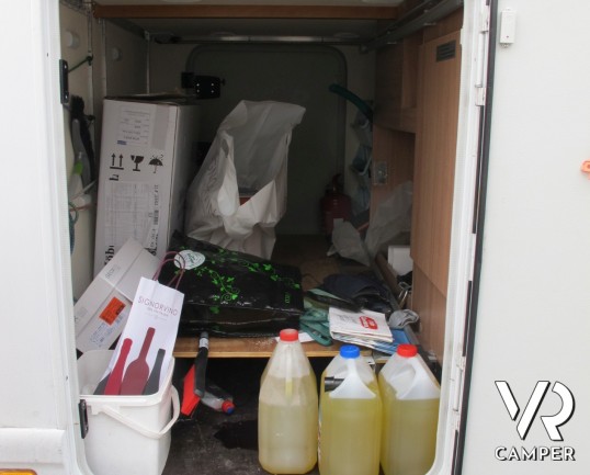 Knaus Sky Wave 650 MG_camper semintegrale_camper letto matrimoniale_ampia dinette_camper con garage_camper in vendita a torino druento