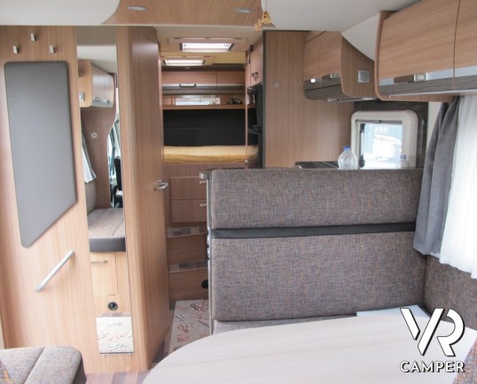 Knaus Sky Wave 650 MG_camper semintegrale_camper letto matrimoniale_ampia dinette_camper con garage_camper in vendita a torino druento