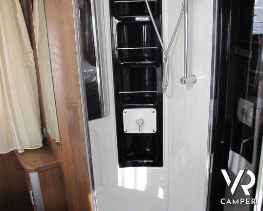 Laika Ecovip 712: camper motorhome usato con 4 posti letto, veranda, riscaldamento Truma Combi 6E