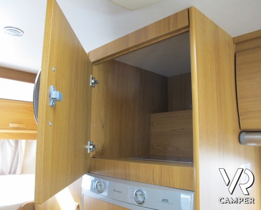 Rimor Super Brig 687_camper mansardato usato con garage_ampia dinette_bagno con doccia separata_camper usati occasione_concessionaria camper torino dr