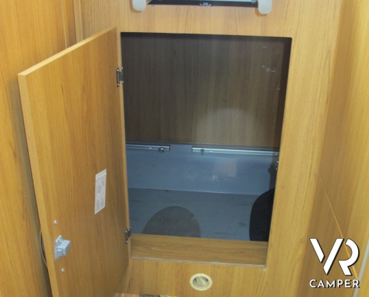 Rimor Super Brig 687_camper mansardato usato con garage_ampia dinette_bagno con doccia separata_camper usati occasione_concessionaria camper torino dr