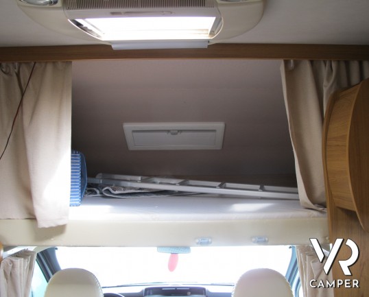 Rimor Super Brig 687_camper mansardato usato con garage_ampia dinette_bagno con doccia separata_camper usati occasione_concessionaria camper torino dr