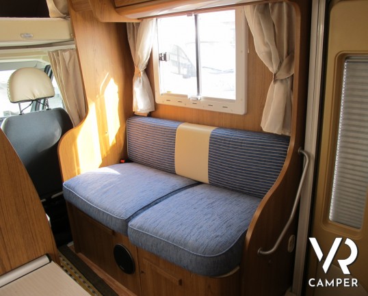 Rimor Super Brig 687_camper mansardato usato con garage_ampia dinette_bagno con doccia separata_camper usati occasione_concessionaria camper torino dr