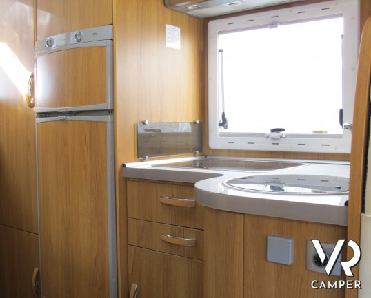 Rimor Super Brig 687_camper mansardato usato con garage_ampia dinette_bagno con doccia separata_camper usati occasione_concessionaria camper torino dr