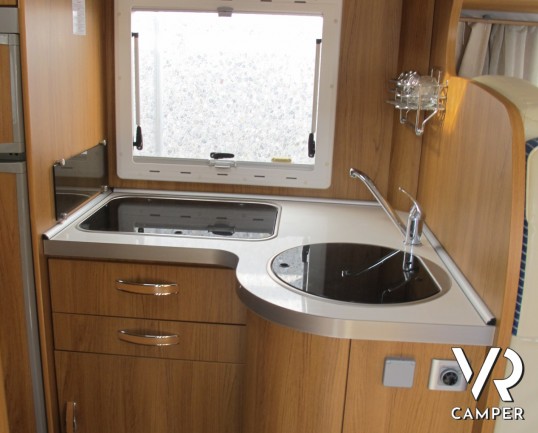 Rimor Super Brig 687_camper mansardato usato con garage_ampia dinette_bagno con doccia separata_camper usati occasione_concessionaria camper torino dr