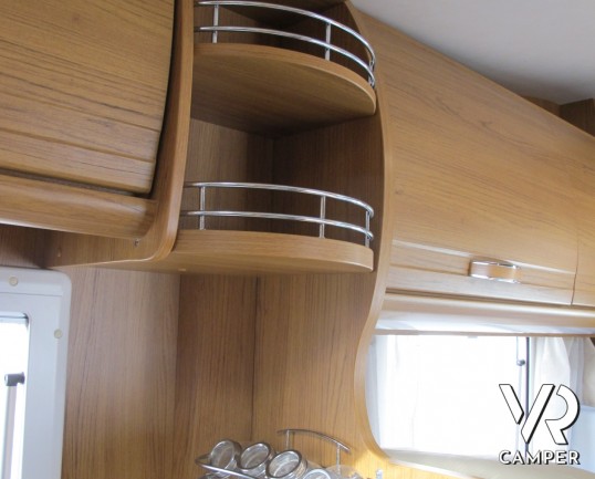 Rimor Super Brig 687_camper mansardato usato con garage_ampia dinette_bagno con doccia separata_camper usati occasione_concessionaria camper torino dr