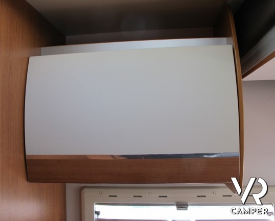 Challenger Mageo 119 EB_camper semintegrale usato con letto nautico, frigorifero grande, bagno e doccia separati, oblò panoramico_italiavr_vendita e n