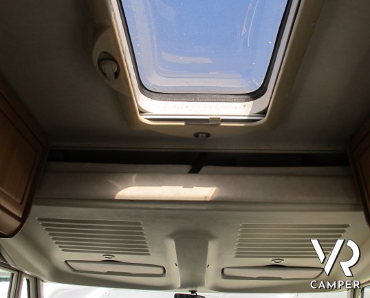 Hymer B 544: camper motorhome usato, con dinette comoda, letto basculante, ottime condizioni, occasione camper usato in vendita a torino druento, conc