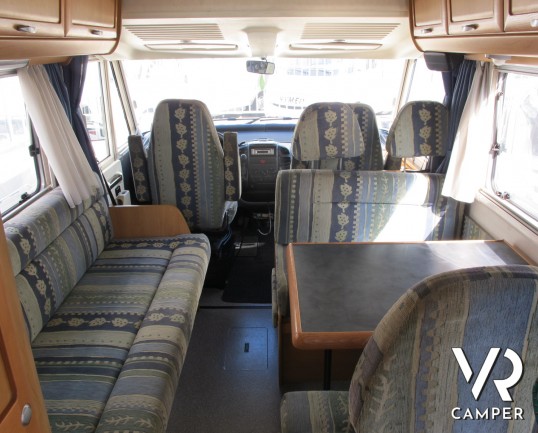 Hymer B 544: camper motorhome usato, con dinette comoda, letto basculante, ottime condizioni, occasione camper usato in vendita a torino druento, conc