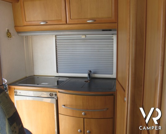 Hymer B 544: camper motorhome usato, con dinette comoda, letto basculante, ottime condizioni, occasione camper usato in vendita a torino druento, conc
