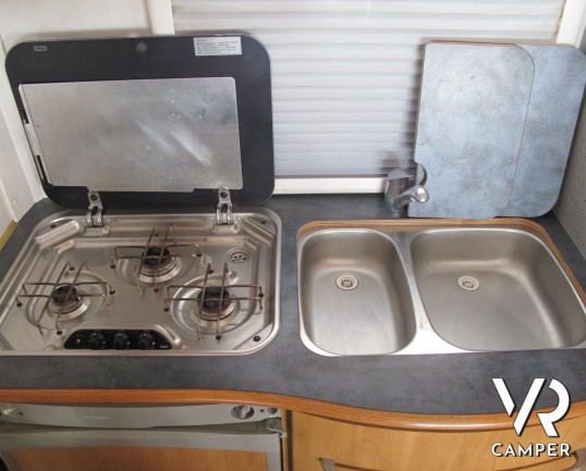 Hymer B 544: camper motorhome usato, con dinette comoda, letto basculante, ottime condizioni, occasione camper usato in vendita a torino druento, conc