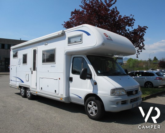 Burstner A 747: camper mansardato usato, su meccanica Ducato, 6 posti letto, patente C - italiavr concessionaria torino piemonte