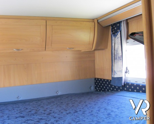 Burstner A 747: camper mansardato usato, su meccanica Ducato, 6 posti letto, patente C - italiavr concessionaria torino piemonte
