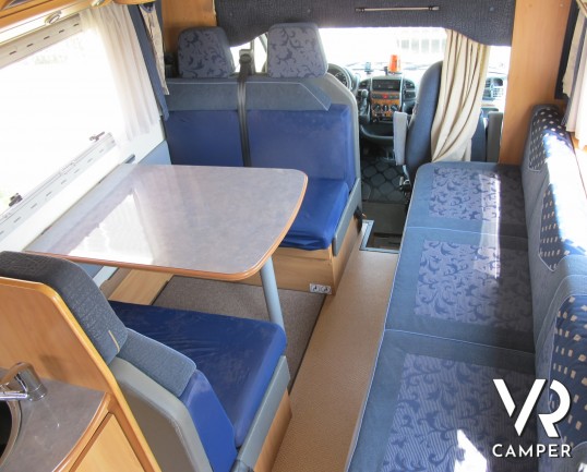 Burstner A 747: camper mansardato usato, su meccanica Ducato, 6 posti letto, patente C - italiavr concessionaria torino piemonte