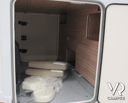 Burstner Lyseo Time T 727 G - Harmony Line: camper semintegrale, letti gemelli, letto basculante sopra dinette, bagno e doccia separati, garage doppio