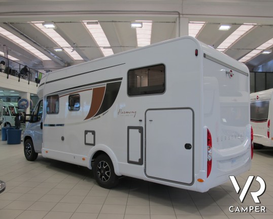 Burstner Lyseo Time T 727 G - Harmony Line: camper semintegrale, letti gemelli, letto basculante sopra dinette, bagno e doccia separati, garage doppio