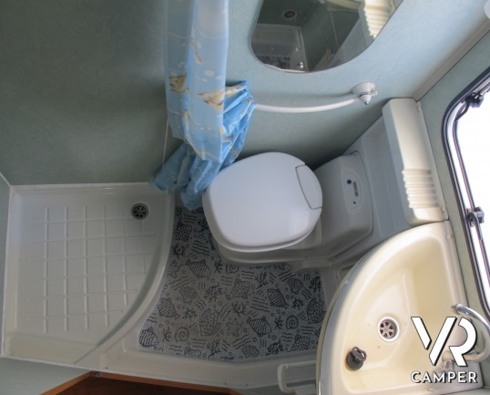 Elnagh Marlin 61 G: camper mansardato usato con letti a castello, veranda, portabici, 6 posti omologati - Italia VR vendita e noleggio camper Torino e