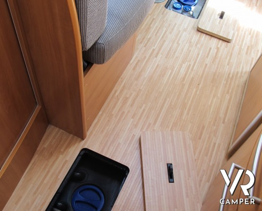 Hymer B 504: camper motorhome usato, con 4 posti letto, veranda e condizionatore - italiavr vendita camper torino e piemonte