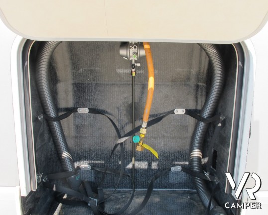 Hymer B 504: camper motorhome usato, con 4 posti letto, veranda e condizionatore - italiavr vendita camper torino e piemonte