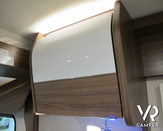 Hymer B MC-I 550, motorhome nuovo, doppio pavimento, letto matrimoniale trasversale in coda, letto basculante, garage, 4 posti, patente B, italiavr ve