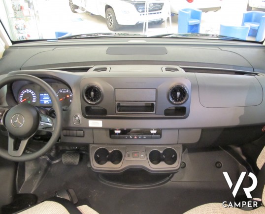 Hymer B MC-I 550, motorhome nuovo, doppio pavimento, letto matrimoniale trasversale in coda, letto basculante, garage, 4 posti, patente B, italiavr ve