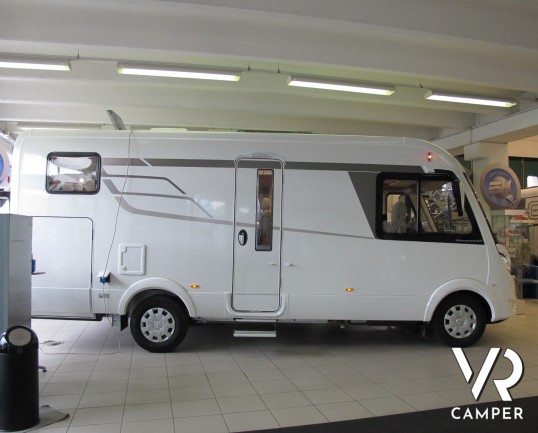 Hymer B MC-I 550, motorhome nuovo, doppio pavimento, letto matrimoniale trasversale in coda, letto basculante, garage, 4 posti, patente B, italiavr ve