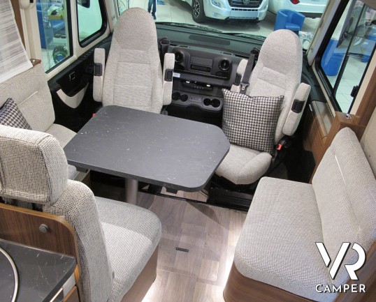 Hymer B MC-I 550, motorhome nuovo, doppio pavimento, letto matrimoniale trasversale in coda, letto basculante, garage, 4 posti, patente B, italiavr ve