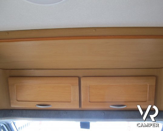 McLouis Stirling 802_camper Semintegrale su Mercedes_camper usato occasione_letto alla francese_ampia dinette_bagno con doccia separata_meccanica Merc