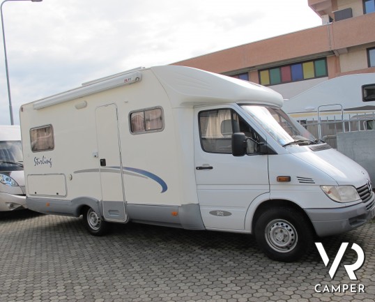 McLouis Stirling 802_camper Semintegrale su Mercedes_camper usato occasione_letto alla francese_ampia dinette_bagno con doccia separata_meccanica Merc