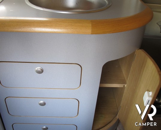 Wingamm Oasi 500 - Camper monoscocca con basculante, furgonato usato con portamoto, veranda, pannelli solari. ItaliaVR vendita camper usati e nuovi a