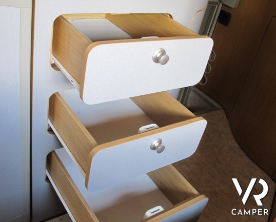 Wingamm Oasi 500 - Camper monoscocca con basculante, furgonato usato con portamoto, veranda, pannelli solari. ItaliaVR vendita camper usati e nuovi a