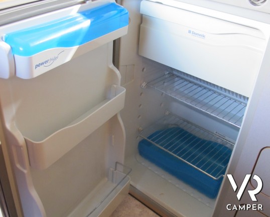 Wingamm Oasi 500 - Camper monoscocca con basculante, furgonato usato con portamoto, veranda, pannelli solari. ItaliaVR vendita camper usati e nuovi a