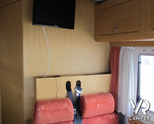 Wingamm Oasi 500 - Camper monoscocca con basculante, furgonato usato con portamoto, veranda, pannelli solari. ItaliaVR vendita camper usati e nuovi a