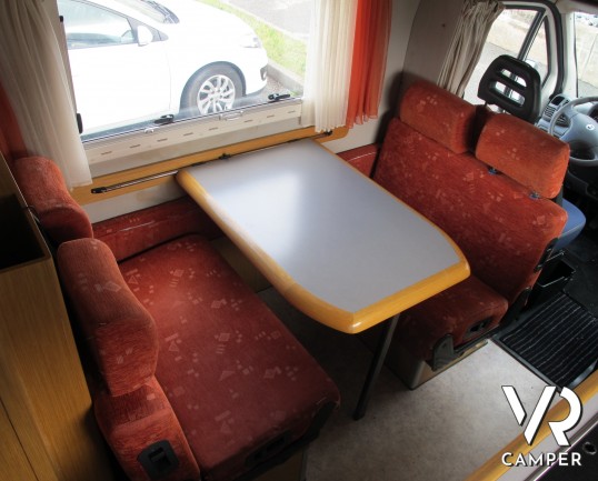 Wingamm Oasi 500 - Camper monoscocca con basculante, furgonato usato con portamoto, veranda, pannelli solari. ItaliaVR vendita camper usati e nuovi a