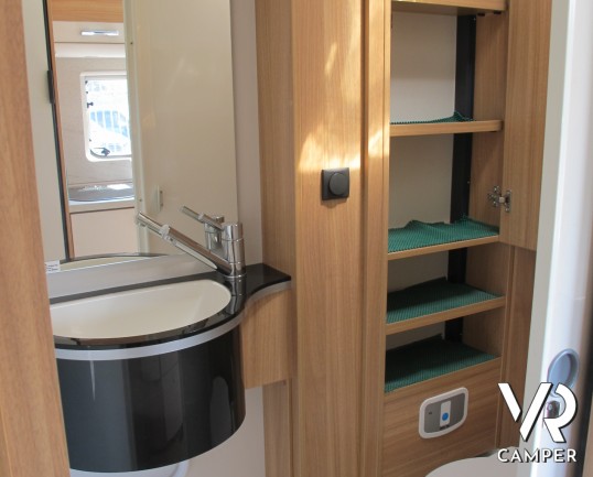 Dethleffs I 6611: camper motorhome usato, 4 posti letto, letti gemelli, letto basculante, garage - Italiavr vendita e noleggio camper a Druento (to)