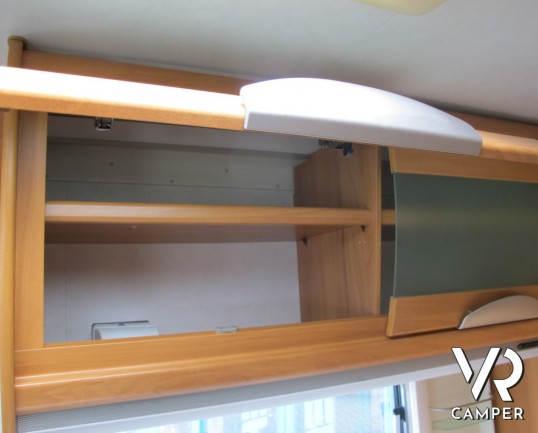 Hymer B 504_motorhome con basculante_veranda_condizionatore cabina_chiusura supplementare_oscuranti esterni_camper occasione_camper in vendita a torin