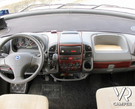 Hymer B 504_motorhome con basculante_veranda_condizionatore cabina_chiusura supplementare_oscuranti esterni_camper occasione_camper in vendita a torin