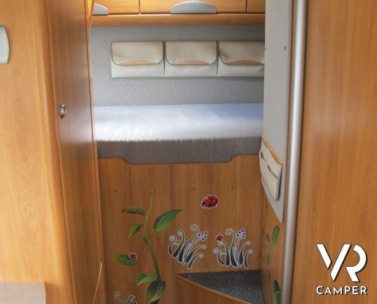 Hymer B 504_motorhome con basculante_veranda_condizionatore cabina_chiusura supplementare_oscuranti esterni_camper occasione_camper in vendita a torin