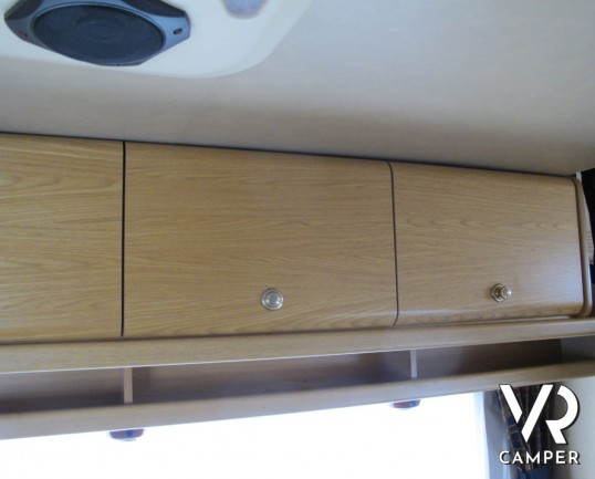 Laika Ecovip 6: camper mansardato usato, 5 posti, doppia dinette, portabici, antenna tv, pannello solare. Camper occasioni, camper in vendita a torino