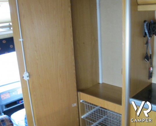 Laika Ecovip 6: camper mansardato usato, 5 posti, doppia dinette, portabici, antenna tv, pannello solare. Camper occasioni, camper in vendita a torino