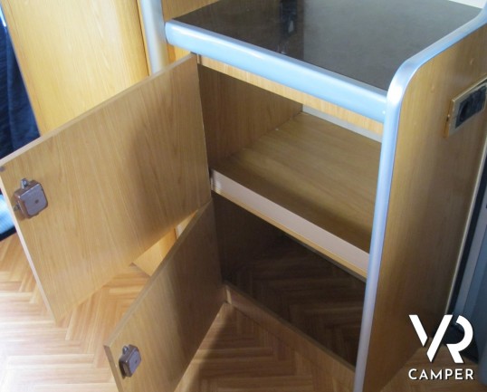 Laika Ecovip 6: camper mansardato usato, 5 posti, doppia dinette, portabici, antenna tv, pannello solare. Camper occasioni, camper in vendita a torino