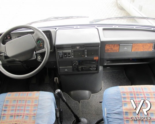 Laika Ecovip 6: camper mansardato usato, 5 posti, doppia dinette, portabici, antenna tv, pannello solare. Camper occasioni, camper in vendita a torino