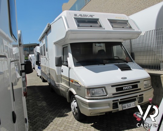 Laika Ecovip 6: camper mansardato usato, 5 posti, doppia dinette, portabici, antenna tv, pannello solare. Camper occasioni, camper in vendita a torino