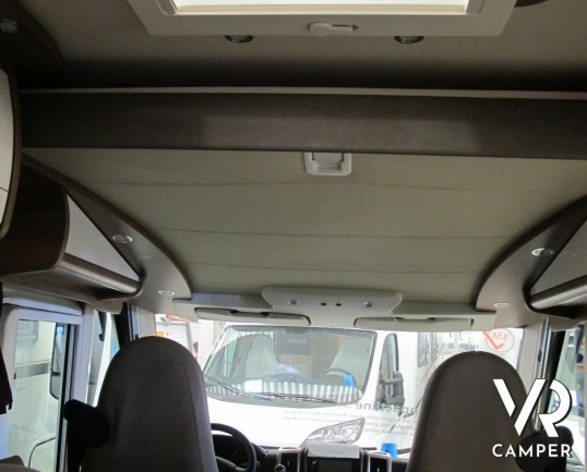 Carthago Compactline 143 LE: camper motorhome nuovo con letti gemelli posteriori, ampio garage, 4 posti omologati, camper nuovo 2019